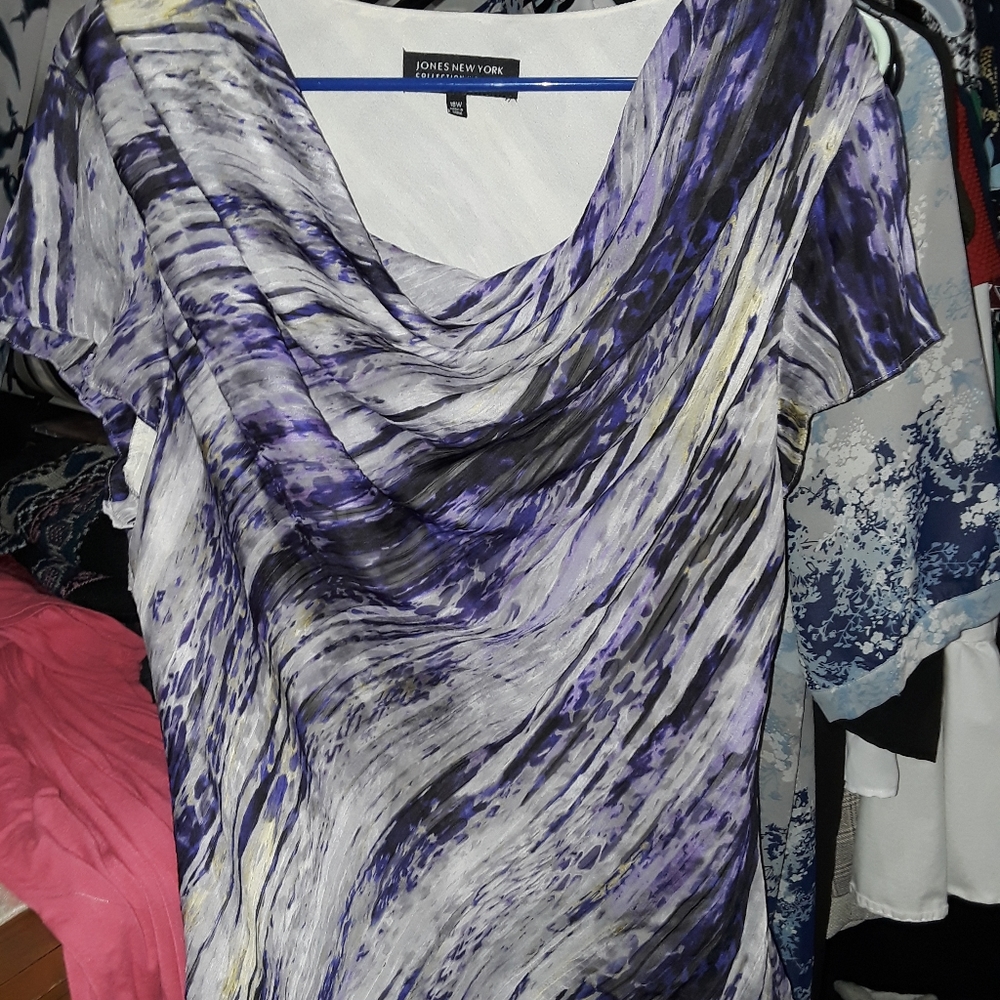 Capped sleeve blouse. Jones New York.